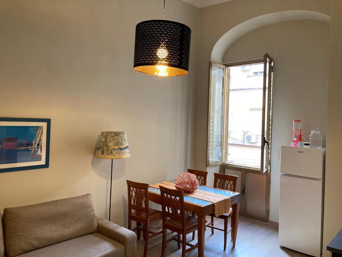 Domus Passpartenope, Napoli Luaran gambar